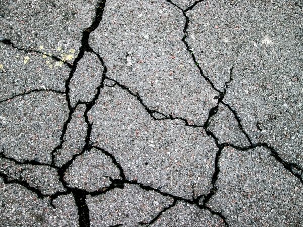 Driveway Crack Filling in Issaquah