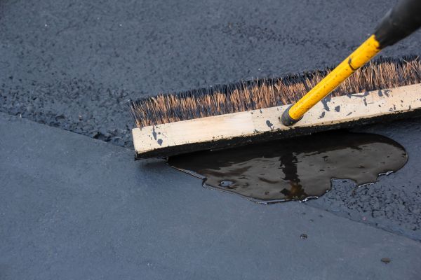 Driveway Asphalt Sealing in Issaquah