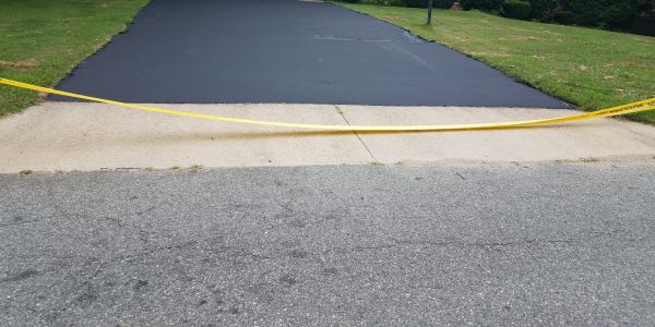Driveway Sealcoating in Issaquah